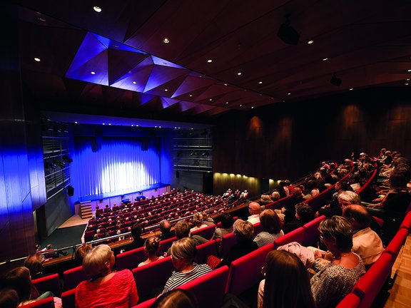 Der Blick aus dem Zuschauerraum im Großen Saal.